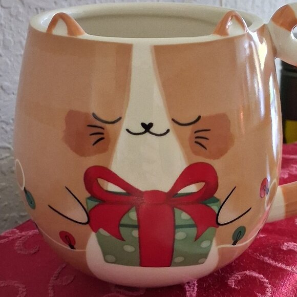 St. Nicholas Square Tan Ceramic Holiday Cat Themed Coffee Mug - Picture 2 of 10